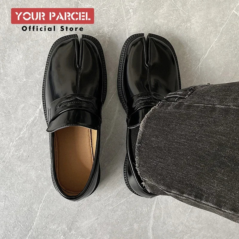 Split toe horseshoe shoes for men's thick sole Loafer shoes Tabi shoes patent leather Korean version trend casual leather shoes